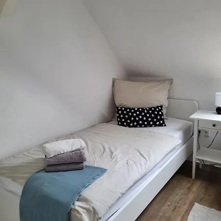 Tks-home Guest house *